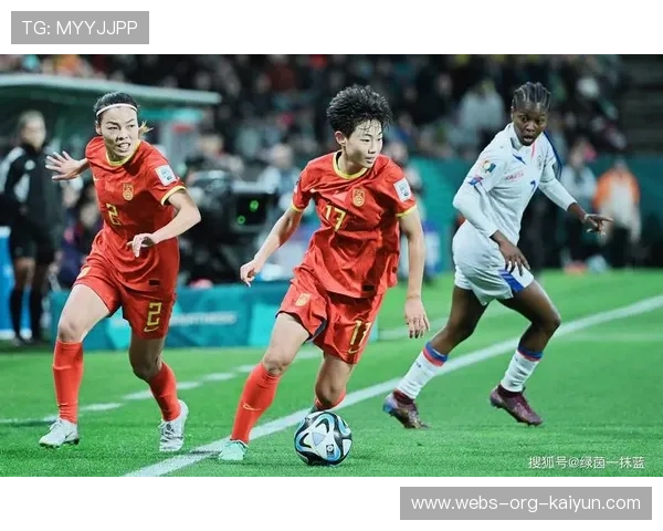 体育赛事焦点：女足比赛中的激烈对抗！，女足比赛精彩片段