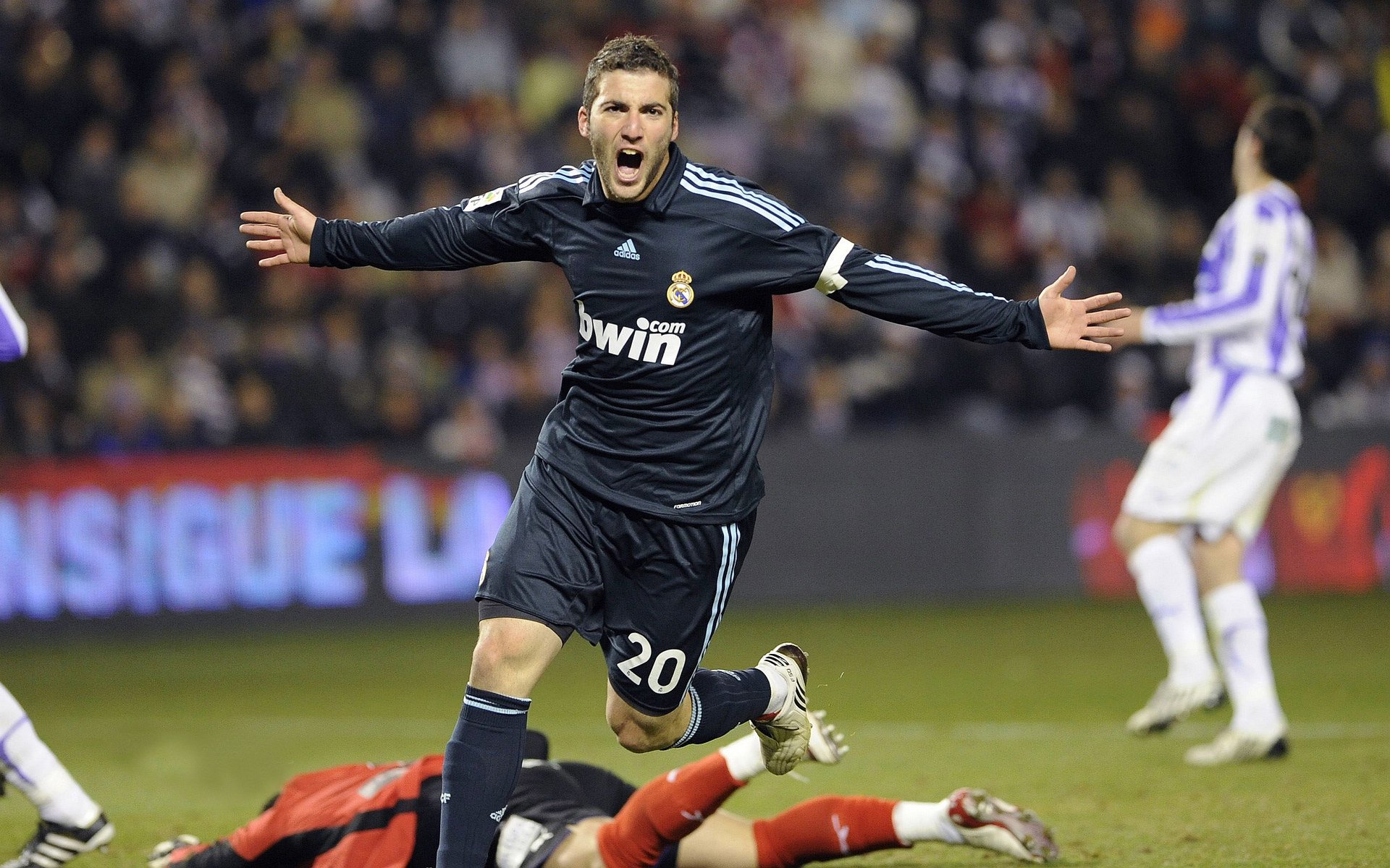 乔治·巴尔：全黑队中场的“稳定器”，每次传球都充满威胁