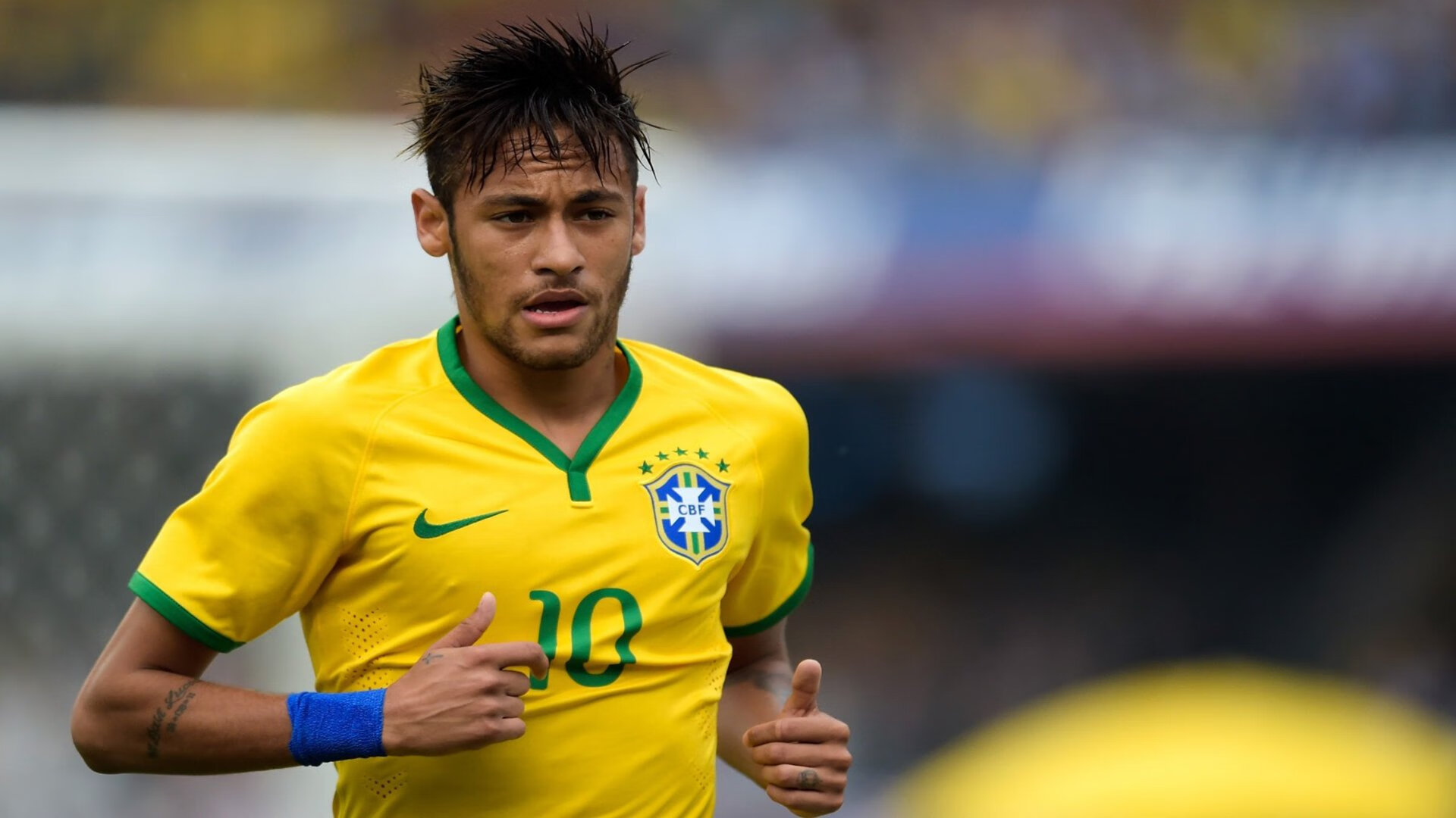 李恩：无论进攻还是防守，他都在全黑队中场起到了至关重要的作用