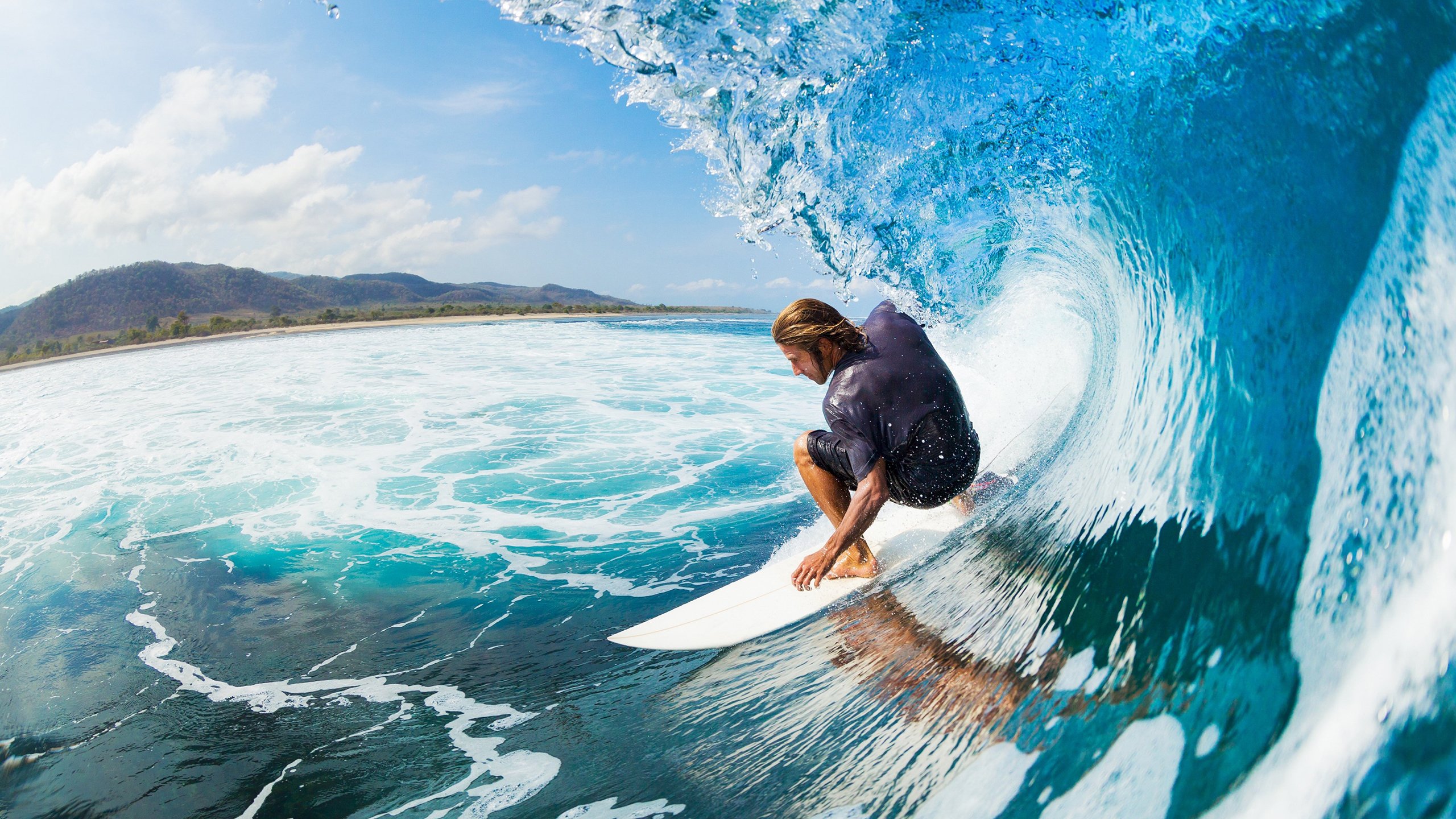 球队发布官方海报传递备战信号激发球迷期待情绪，球队宣传文案